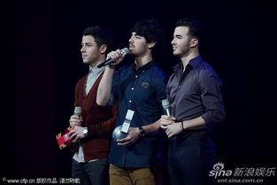 国产三兄弟视频,共筑中国梦的青春篇章